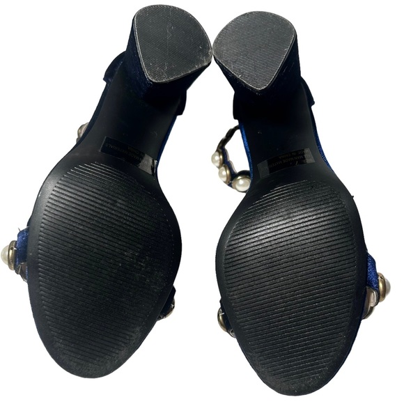 Qupid Heels 7 Blue Velvet w/ Pearl Accents - Picture 9 of 10